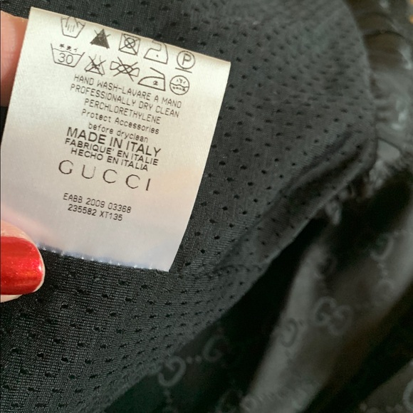 Vintage Gucci Black Bomber Jacket with Hoodie and 2009 Logo Pattern - Picture 13 of 16